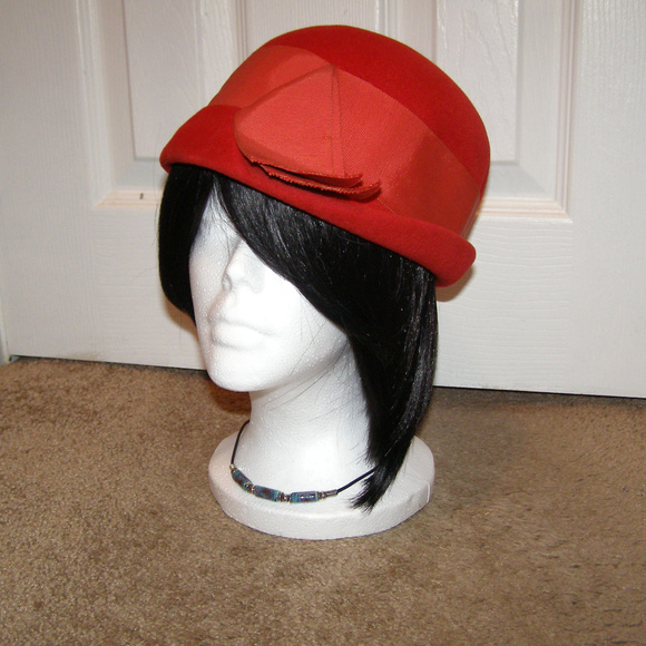 Vintage Strawbridge & Clothier Wool Cloche Hat - Picture 8 of 8